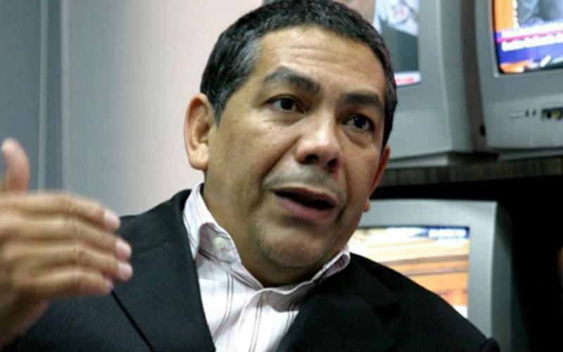 Castillo indicó que el proyecto de Ley Anticadenas "pretende censurar al presidente Maduro", y romper con el proceso de "democratización" de los medios del país