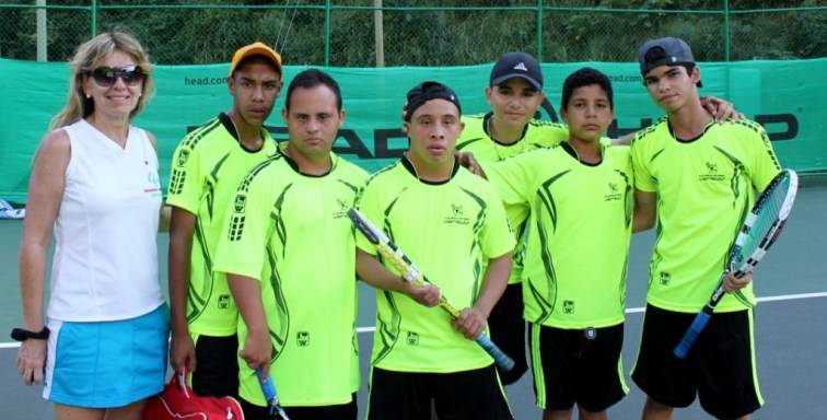Equipo de tenis de la Fundación Olimpiadas Especiales de Venezuela