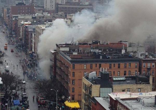 Fuerte explosión en edificio de Nueva York deja varios heridos