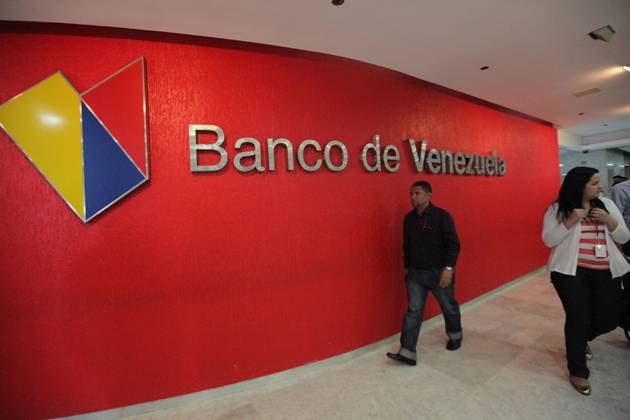 Banco de Venezuela garantiza material para tarjetas de crédito