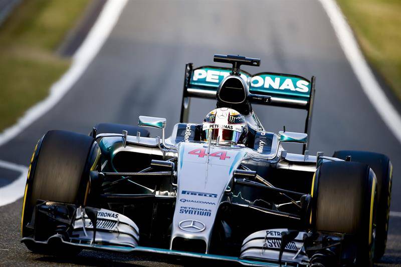 Lewis Hamilton dominó la clasificación en China