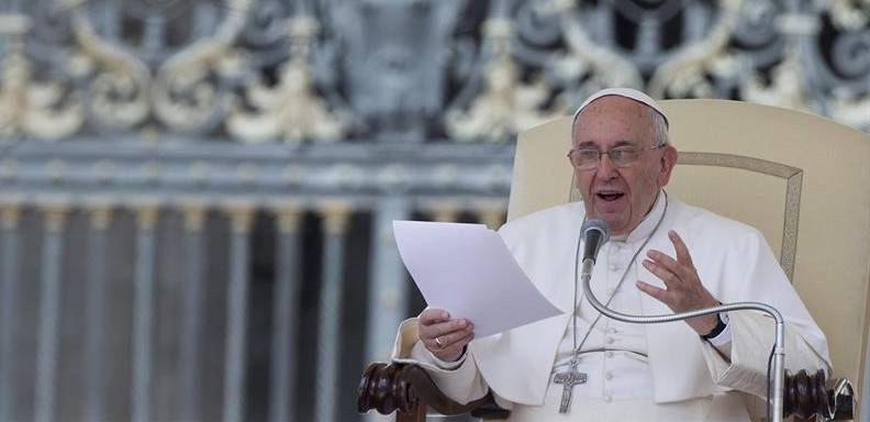El papa aseguró que lo católicos deberían evitar la discriminación
