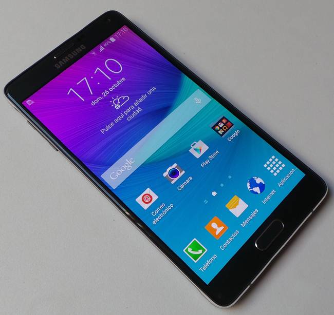La pantalla del Samsung Galaxy Note 5 cuenta con una resolución de 2160 x 3840 píxeles, convirtiendo el panel del dispositivo para que lo equipe en Ultra HD