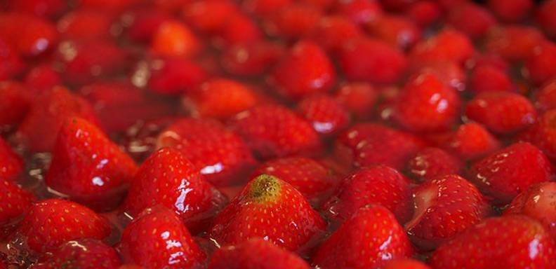 Una alternativa de lujo y sencilla , gelatina de fresas