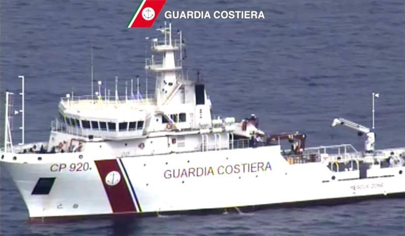 Este domingo naufragaron 700 inmigrantes en las aguas del Mediterráneo