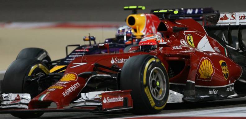 Raikkonen lidero la prácticas escoltado por Vettel