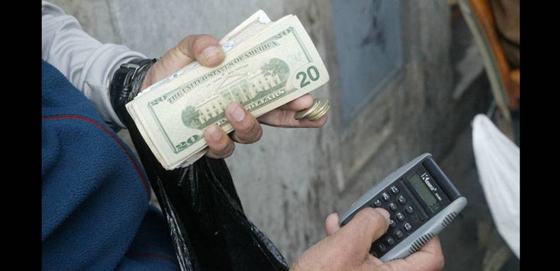 Photo of Ecoanalítica: Venezuela podría abandonar la hiperinflación a inicios de 2022