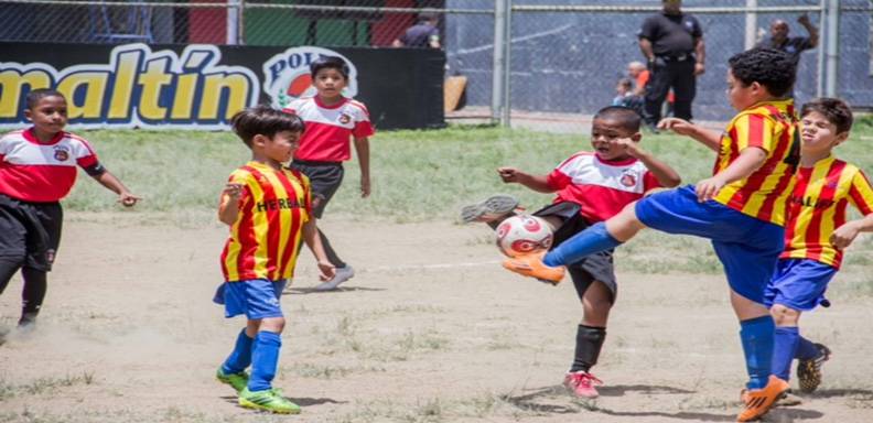 Empresas Polar brindó un día de fútbol a los pequeños