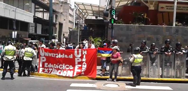 Estudiantes protestaron en distintos puntos de Caracas