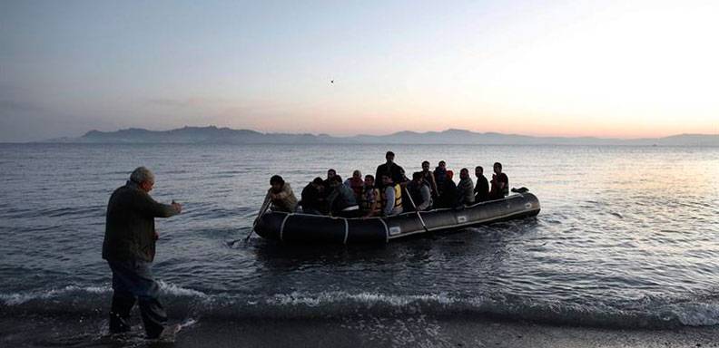 La embarcación del grupo naufragó en aguas indonesias