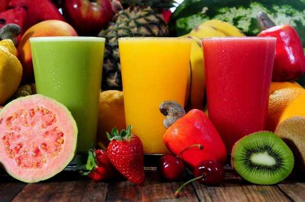 “Elegir los jugos que son 100 por ciento de fruta puede ser una buena alternativa a los jugos azucarados, pues ayudan a reducir la ingesta de azúcar del niño”