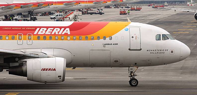 El presidente ejecutivo de Iberia que debido a las dificultades que atraviesa el país "cada vez hay menos tráfico europeo, con lo cual la ruta se está debilitando"