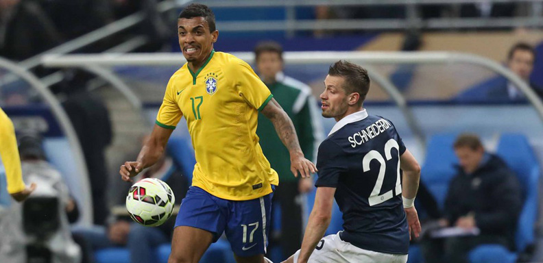 Luiz Gustavo es baja para Brasil de cara a la Copa América