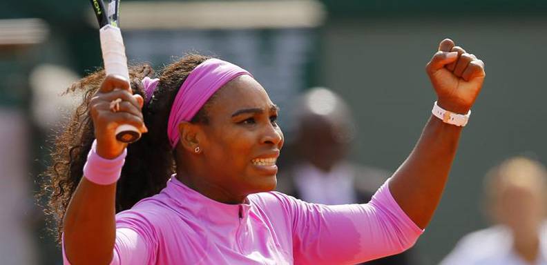 Serena Williams avanzó a Cuartos de Final tras derrotar a su compatriota Stephens por 1-6, 7-5 y 6-3