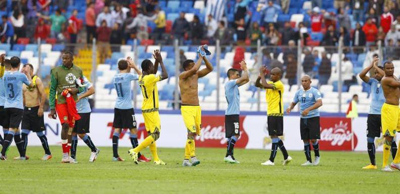 Uruguay se impone 1-0 a Jamaica y rompe la maldición