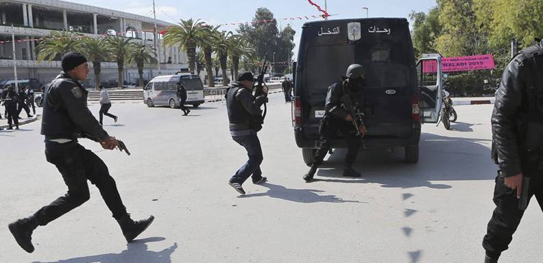 Atentado en Túnez deja 27 muertos y seis heridos