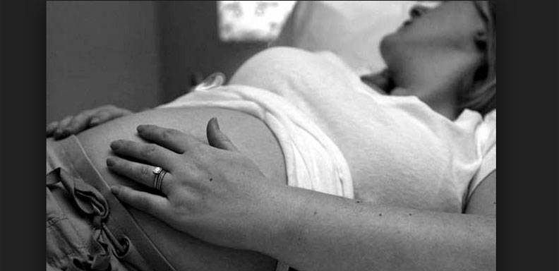 a novia del receptor del primer trasplante de pene en el mundo está embarazada, informó hoy el equipo médico que intervino al paciente el pasado diciembre en un hospital de Sudáfrica