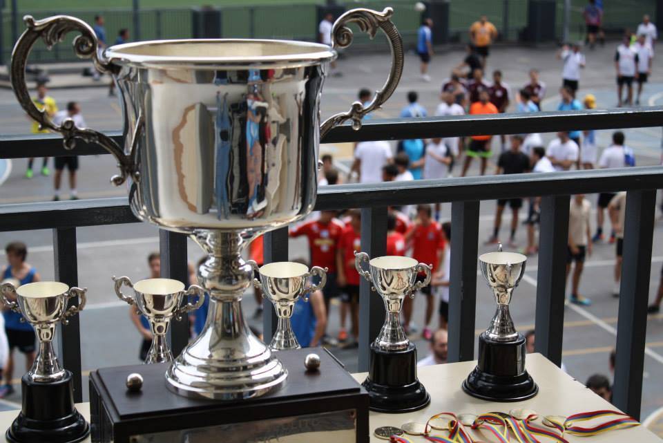 Trofeos que se entregarán a los ganadores de la Copa SEICC
