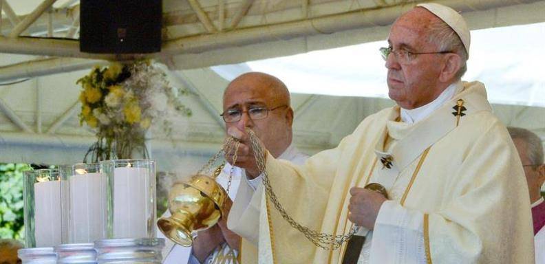 El papa Francisco visitó un hogar de enfermos terminales de forma imprevista/ Foto: EFE