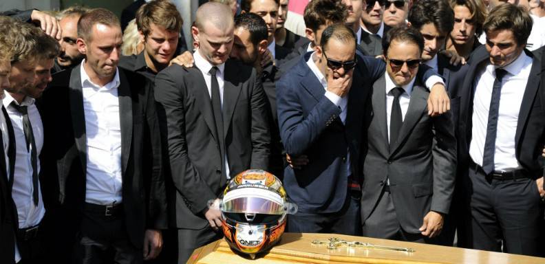 Varios pilotos de Fórmula 1 despidieron al fallecido Jules Bianchi, cuyo funeral se realizó en la Catedral de Reparata de Niza, Francia