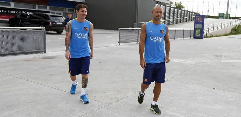 Los argentinos Leo Messi y Javier Mascherano se reportaron cuatro días antes de lo previsto a la disciplina del FC Barcelona