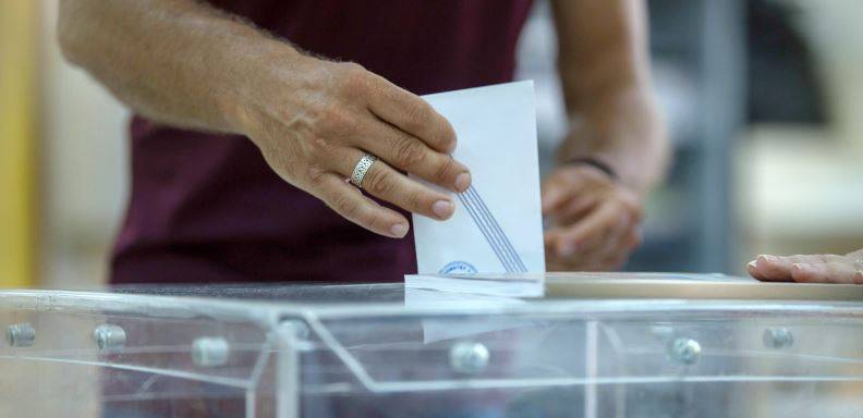 Casi 11 millones de griegos fueron convocados a votar en el referendo
