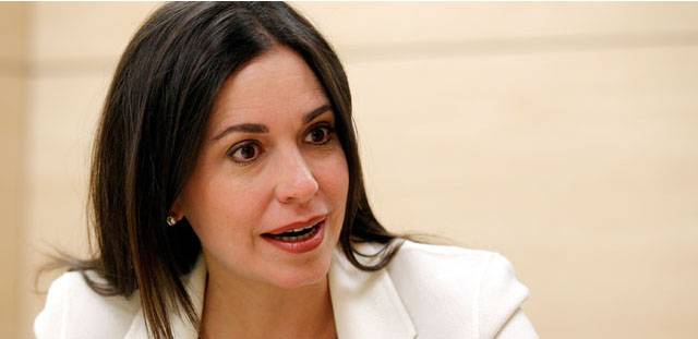 La diputada María Corina Machado dijo que se postulará a las parlamentarias pese a la inhabilitación