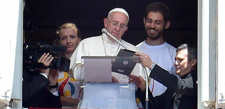 El papa se inscribe con una para la Jornada Mundial de la Juventud