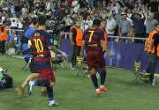 Messi celebró con Pedro el tanto que le dio otra copa al Barcelona/Foto:EFE