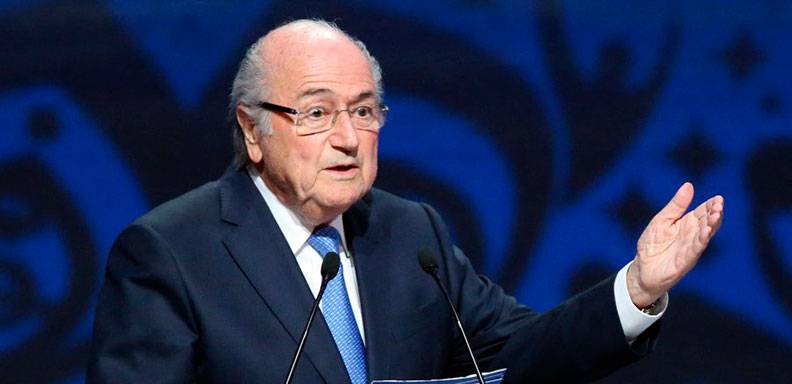Blatter aseguró que fue amenazado por Platini