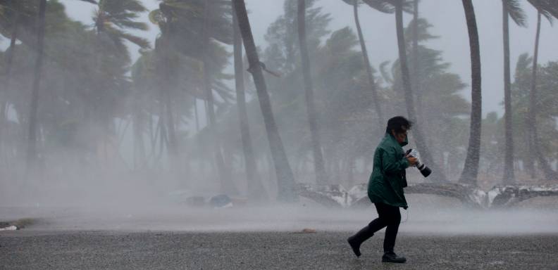 La tormenta tropical Erika se desplazaba a lo largo del Caribe el sábado rumbo a Cuba, causando torrenciales lluvias en Haití y República Dominicana