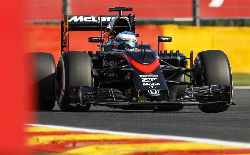 Fernando Alonso tuvo que cambiar su motor y fue penalizado/Foto: EFE