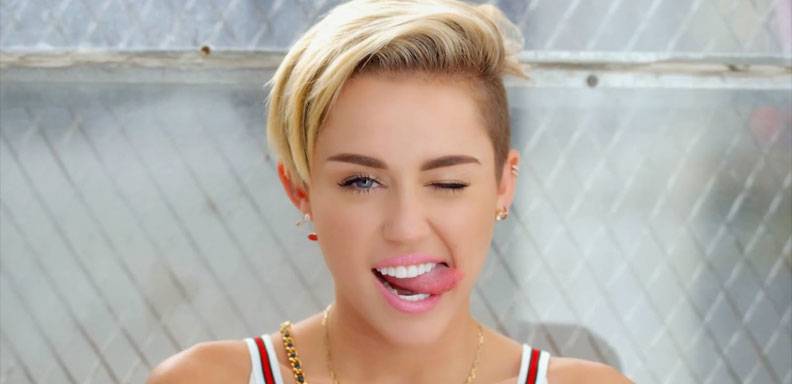 Miley Cyrus "no entiende cómo unos pechos son peor que una pistola"