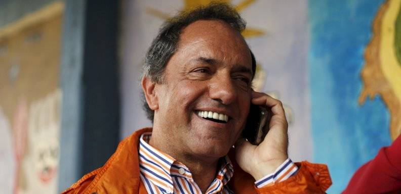 Sondeos divulgados por la prensa local dan como ganador al candidato Daniel Scioli en las elecciones primarias de Argentina /Foto: Reuters