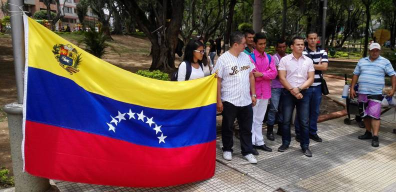 Venezolanos residentes en Colombia protestan contra maduro