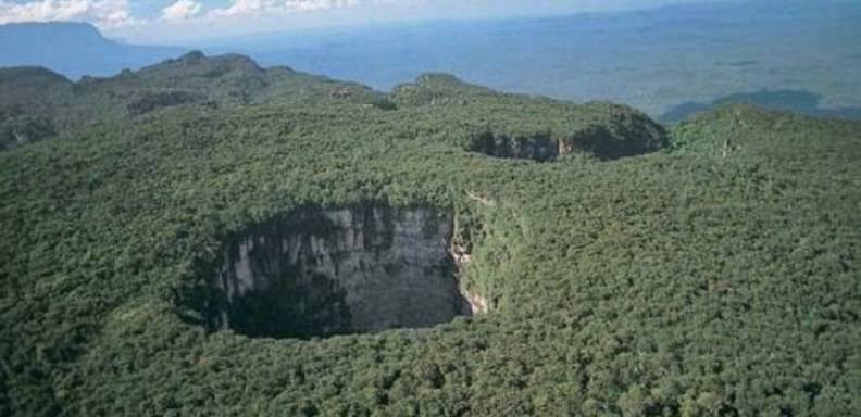 El Parque Nacional Jaua-Sarisariñama está ubicado en el estado Bolívar