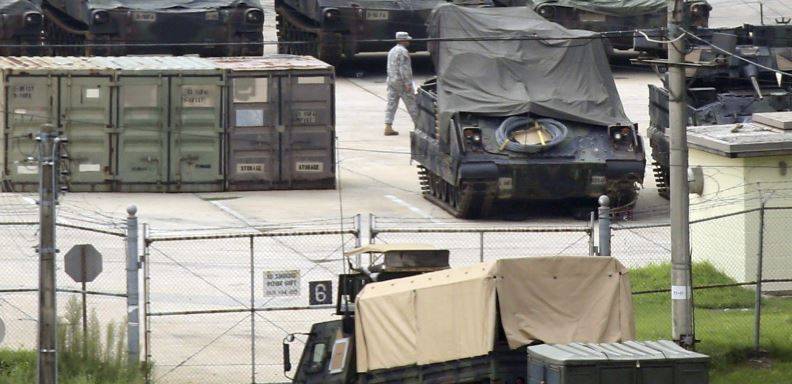 Vehículos militares en una base militar estadounidense en Dongducheon al noreste de Seúl (Corea del Sur) / Foto: EFE