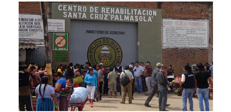Luego de la visita del papa Francisco a la cárcel de Palmasola, este martes los reos iniciaron una huelga de hambre para exigir mejores condiciones de alimentación y de salud