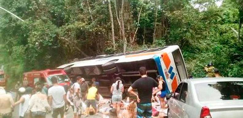 Un accidente de tránsito en Brasil deja unos 15 fallecidos