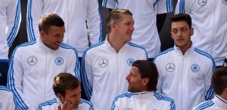 Alemania se impuso este viernes por 3-1 a Polonia con un gol de Thomas Müller y dos de Mario Götze, situándolo en el liderato del grupo D