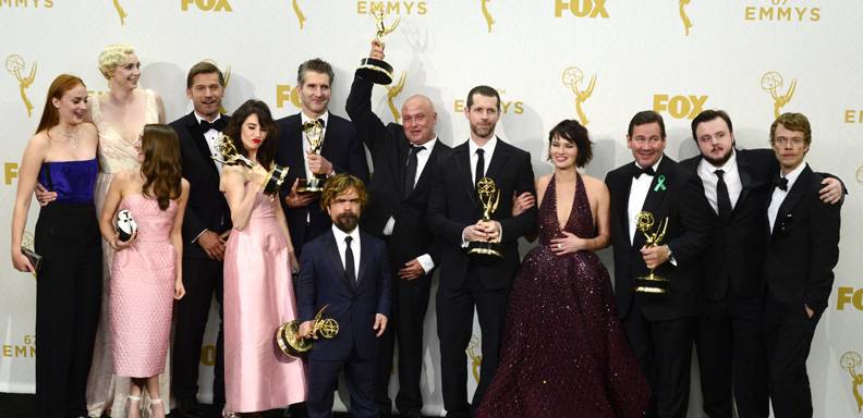 La ceremonia del Emmy fue conducida por el humorista Andy Samberg