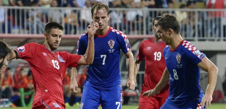 Robert Prosinecki truncó las previsiones de Croacia, incapaz de ganar este jueves en Bakú ante el débil conjunto de Azerbaiyán (0-0).