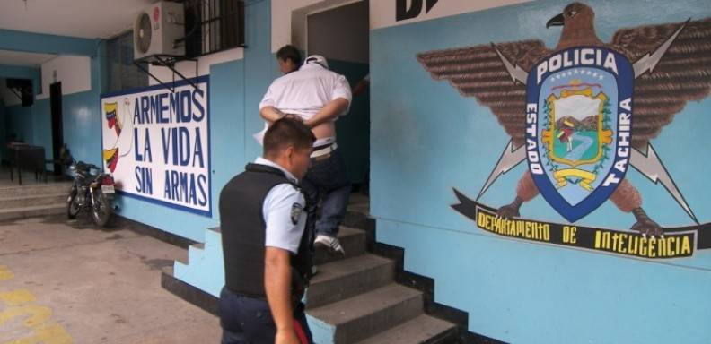 Seis detenidos se fugaron del cuartel de Politachira
