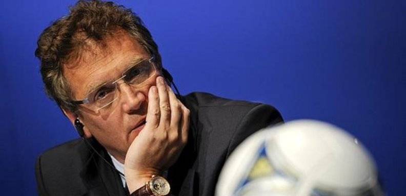 El secretario general de la Federación Internacional de Fútbol (FIFA), Jérôme Valcke, fue "cesado de sus funciones con efecto inmediato", anunció el ente