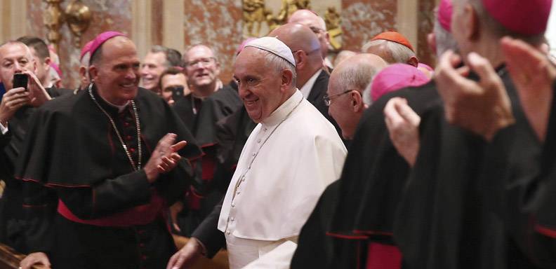 El Papa abogó por los inmigrantes en su discurso ante los obispos en la Catedral de San Mateo