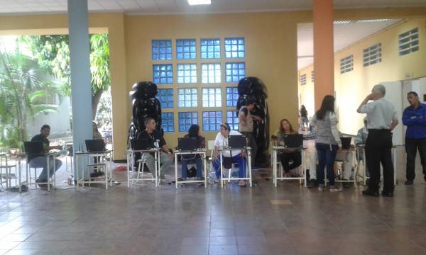 Colegio Fermín Toro durante el simulacro electoral