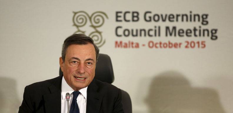 Mario Draghi, sugirió el jueves que el banco podría tomar nuevas medidas de política monetaria a partir de diciembre para ayudar a encauzar la inflación hacia su objetivo