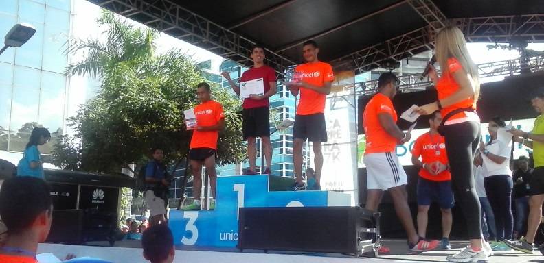La Carrera-Caminata por el Buen Trato de Unicef contó con la participación de 5.000 participantes, entre los que estaba Maickel Melamed y Norelys Rodríguez