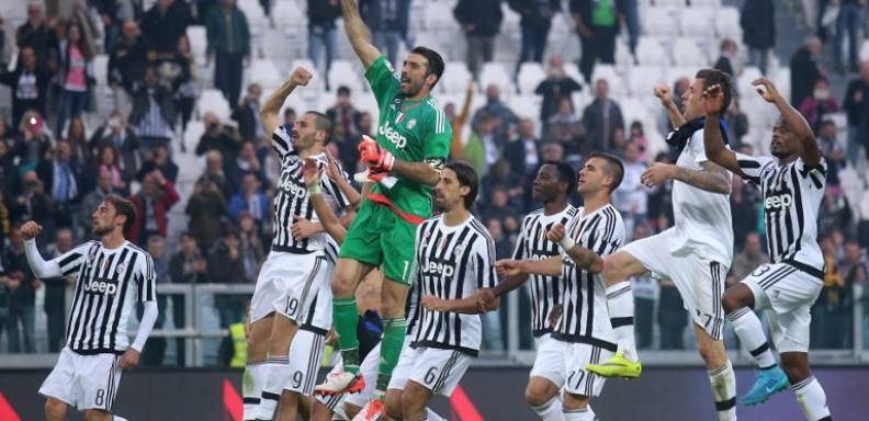 Juventus, en la mitad baja de la clasificación, se reencontró con el triunfo en su partido de la 9ª jornada de la Serie A italiana al vencer 2-0 al Atalanta
