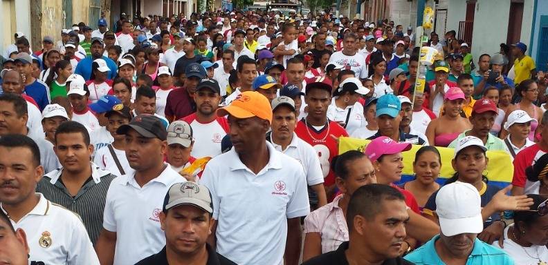 Marcharon por las calles de la población de Mariguitar en el Estado Sucre para exigir al gobierno fin a las importaciones de atún enlatado